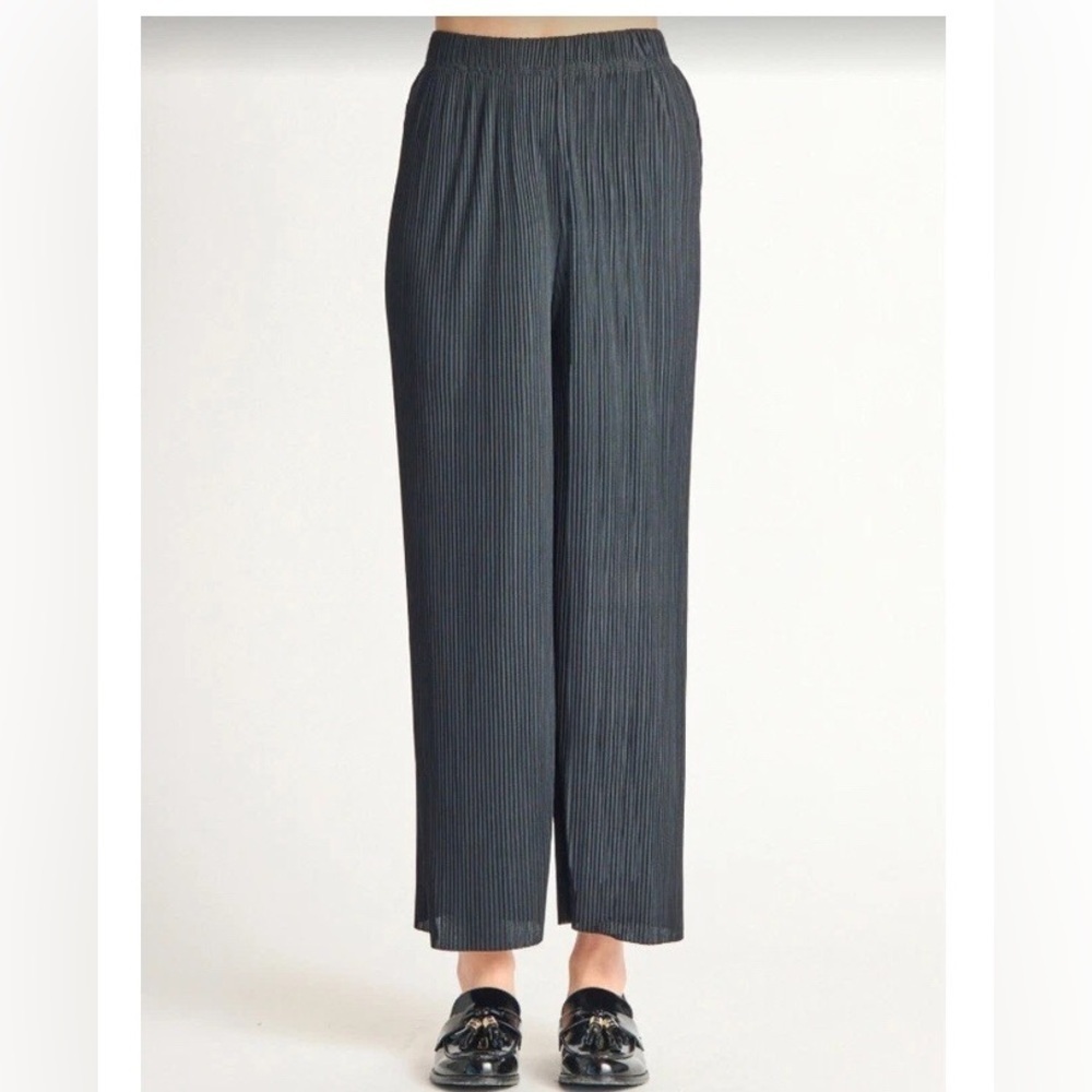 NWT Black Pleated Women's Pants XL